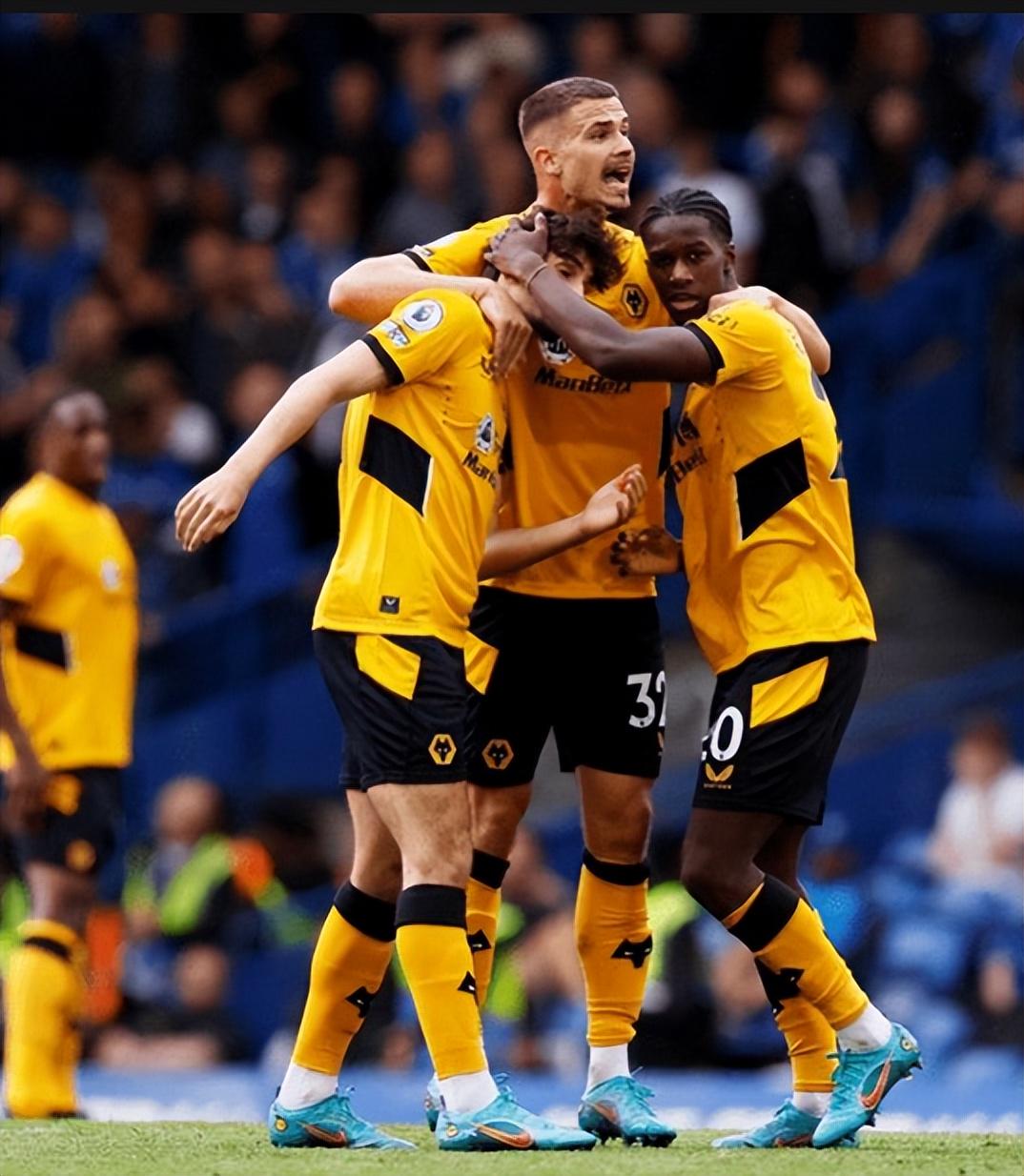 SC人造石粗料破碎机系列